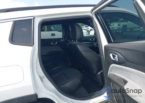 2023 Jeep Compass Latitude 4X4 из США, поврежденный, VIN 3C4NJDBN5PT553033